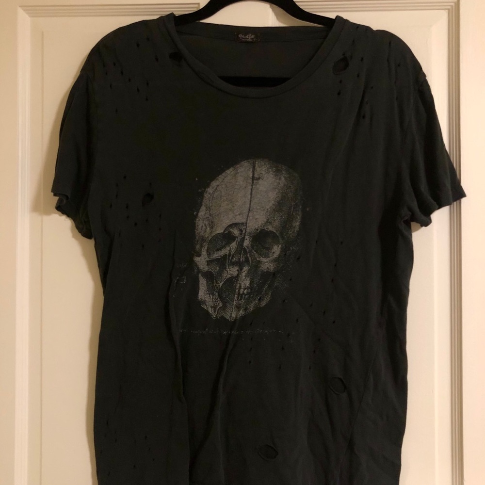 Distressed Brandy Melville skull top